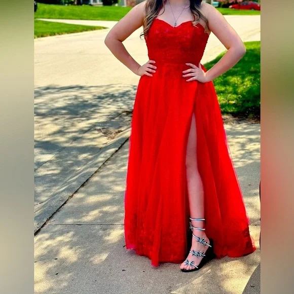 Sherri Hill stunning red formal gown Sz 14 - Picture 3 of 5